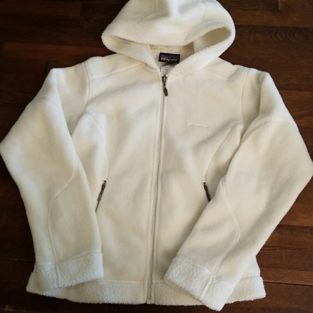 Patagonia cream zip up fleece hoodie